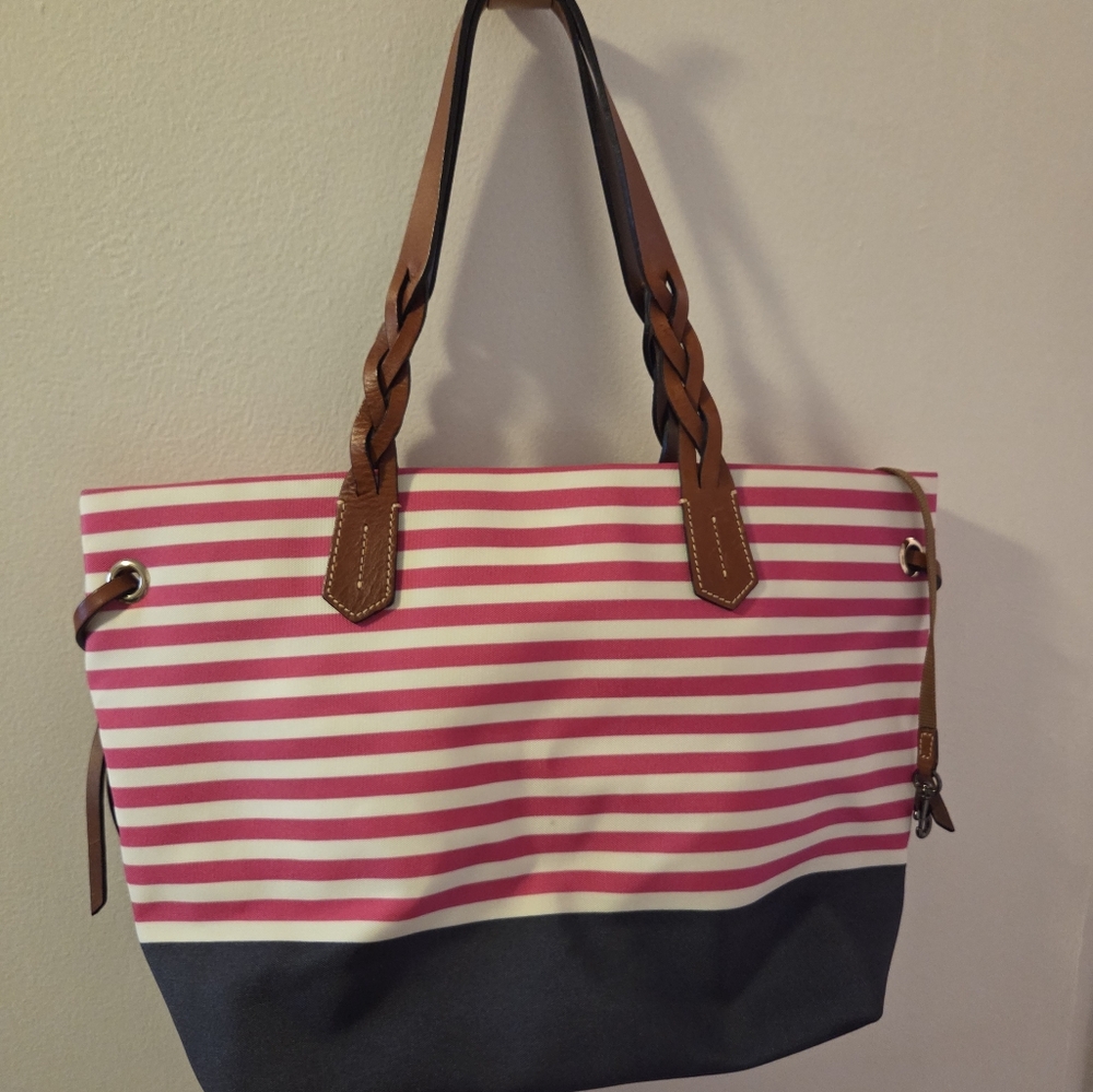 VEUC  Dooney & Bourke Sullivan Shopper Pink & White Large Tote w Elegant Design - Picture 2 of 12
